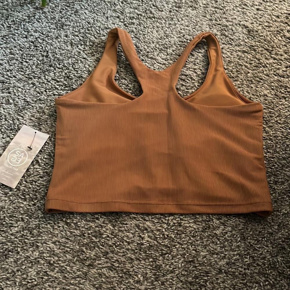 Crop top - Picture 2 of 3